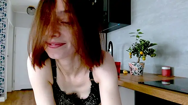 misssweet online show from June 4, 9:47 am