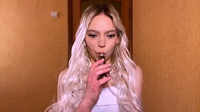 YawingSanguine online show from March 13, 8:41 am