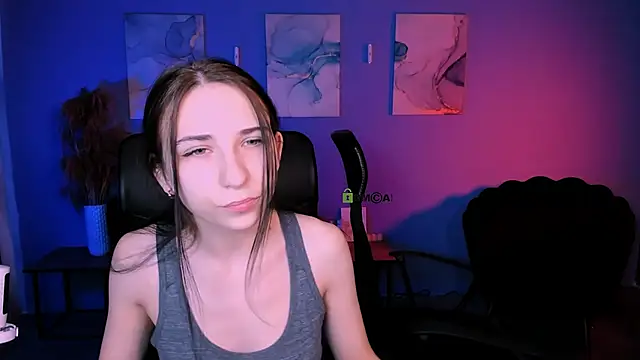 miss courtney  online show from March 13, 9:14 am