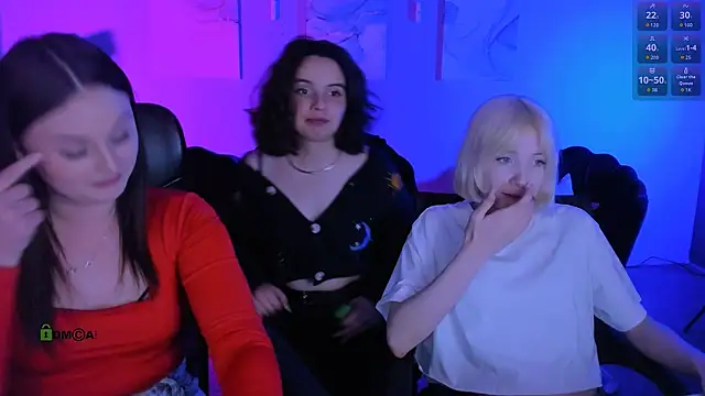 miss courtney  online show from April 23, 11:49 am