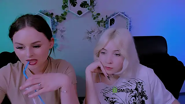 miss courtney  online show from June 13, 2:48 pm