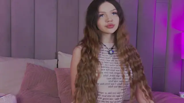 MelanieSutton online show from May 14, 3:36 am