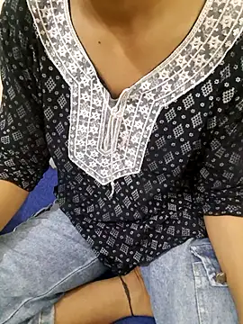 Your Haseena7 online show from March 8, 3:59 pm