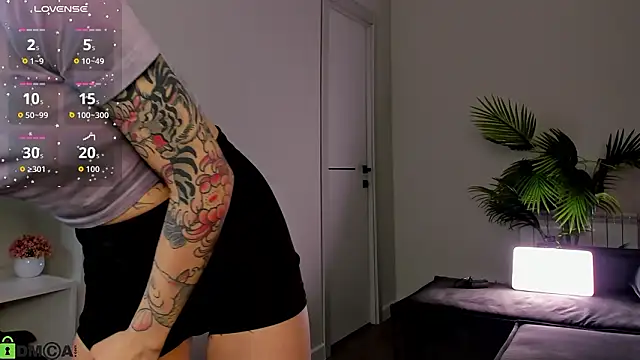 Snapshot of Ellish_Hill chatting on March 11, 1:10 am Ellish Hill online show from March 11, 1:10 am