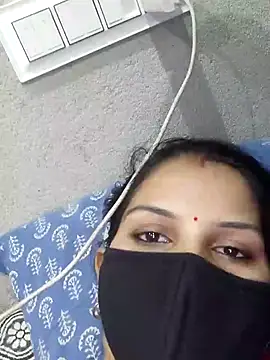 lovelypooja93 online show from July 13, 1:32 pm