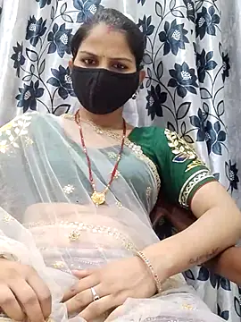 lovelypooja93 online show from July 6, 3:13 am