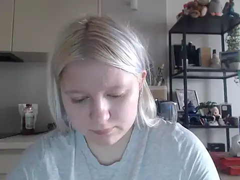 Snapshot of LenaSecret19 chatting on July 13, 5:40 am LenaSecret19 online show from July 13, 5:40 am