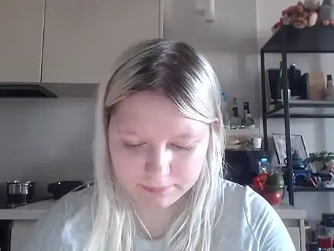 Snapshot of LenaSecret19 chatting on June 23, 5:38 am LenaSecret19 online show from June 23, 5:38 am