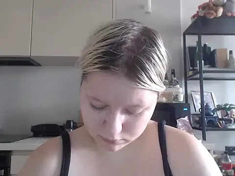 Snapshot of LenaSecret19 chatting on June 30, 5:40 am LenaSecret19 online show from June 30, 5:40 am