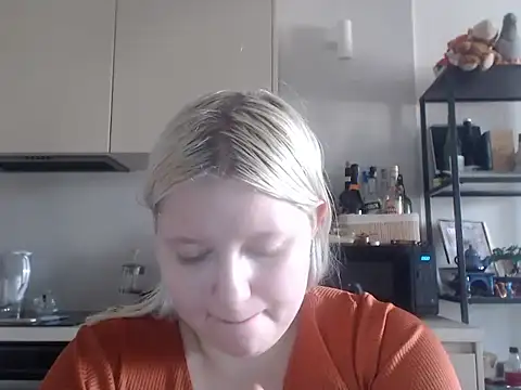 Snapshot of LenaSecret19 chatting on August 6, 5:46 am LenaSecret19 online show from August 6, 5:46 am