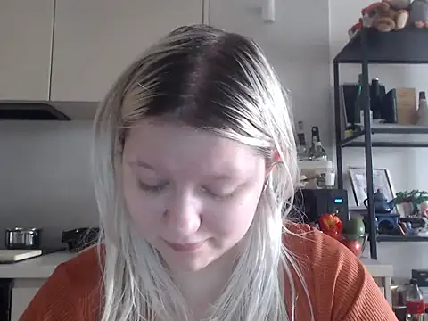 Snapshot of LenaSecret19 chatting on June 22, 5:37 am LenaSecret19 online show from June 22, 5:37 am