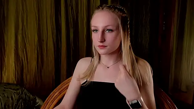 CatarinaGulla online show from April 8, 2:29 pm