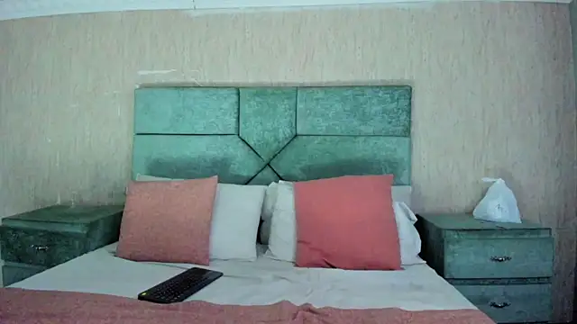 ChritianDowney online show from March 7, 4:52 am