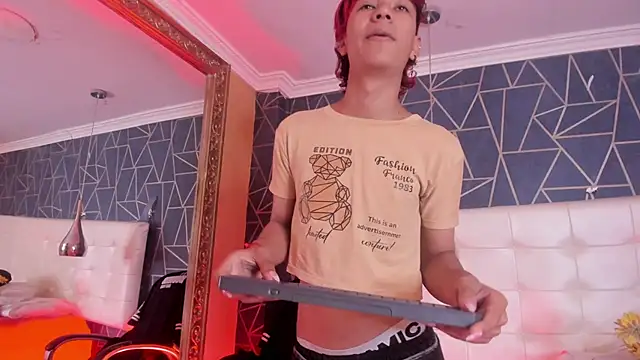 ChritianDowney online show from March 25, 3:50 am