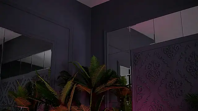 BrattyScarlet online show from April 14, 5:56 am