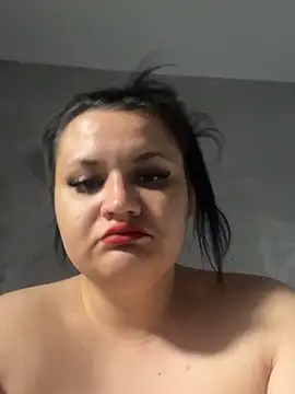 julietalovee online show from March 24, 6:52 pm