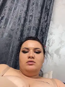 julietalovee online show from March 14, 8:04 pm
