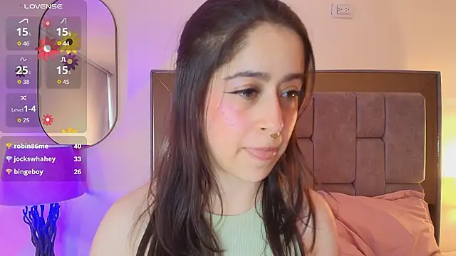 ViolettNova online show from March 6, 3:40 pm