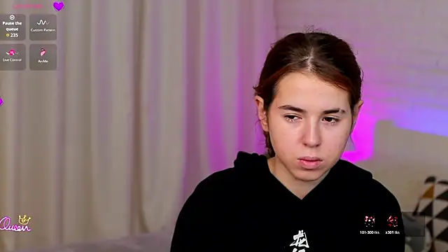 Snapshot of Jenny__fox chatting on March 4, 8:22 am Jenny fox online show from March 4, 8:22 am