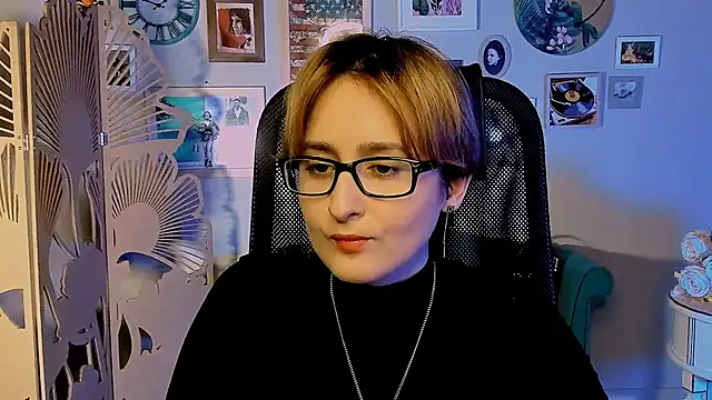 LixeLuna online show from May 8, 6:28 am