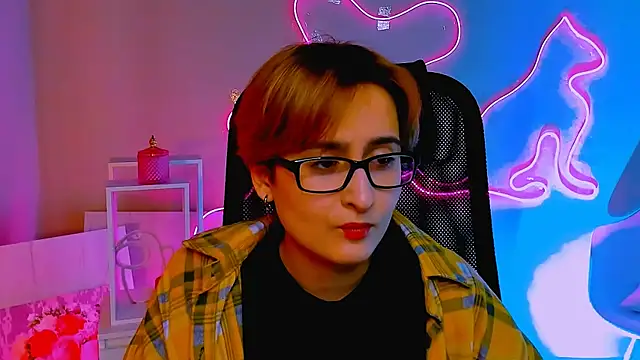 LixeLuna online show from April 19, 6:25 am