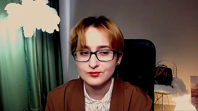 LixeLuna online show from May 5, 6:27 am