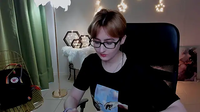 LixeLuna online show from March 14, 6:30 am