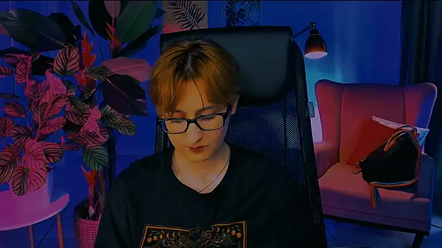 LixeLuna online show from April 1, 6:26 am