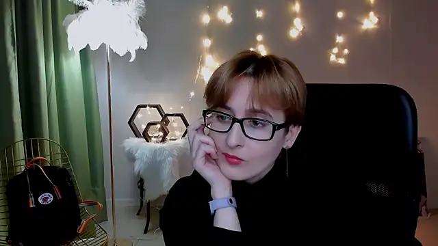 LixeLuna online show from March 13, 6:29 am