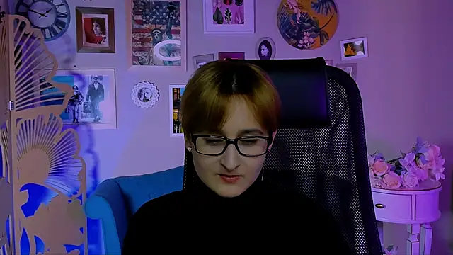 LixeLuna online show from March 18, 6:27 am