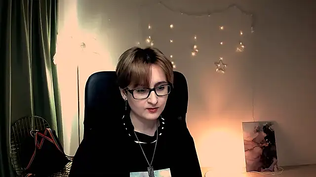 LixeLuna online show from March 28, 6:14 am