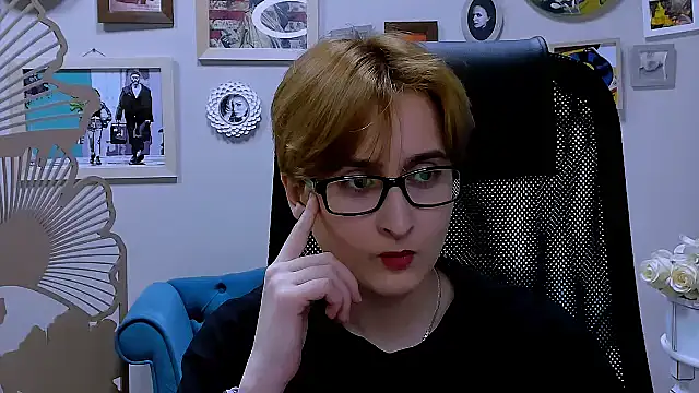 LixeLuna online show from March 17, 6:49 am