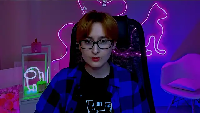 LixeLuna online show from April 4, 6:31 am