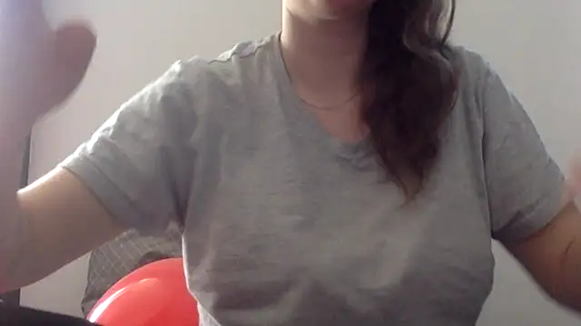 douce blanche13 online show from April 9, 9:48 am