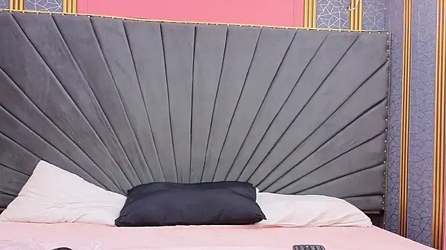 Kaely-Hot- online show from March 26, 2:15 pm