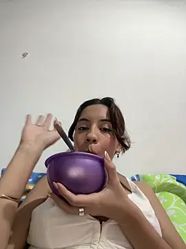 Nicole Cute04 online show from April 19, 5:08 am