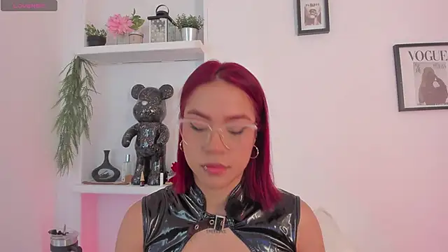 Im Scarlett  online show from March 19, 6:30 pm