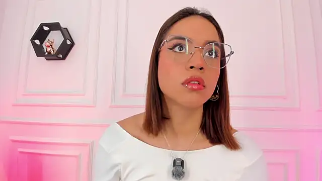 Im Scarlett  online show from July 6, 5:37 pm