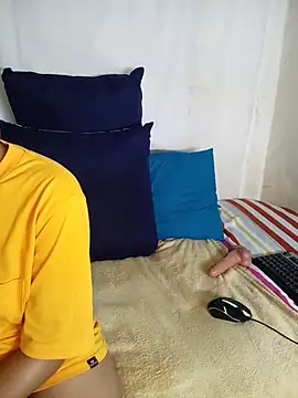 Snapshot of LOLOAVEE chatting on June 5, 6:57 pm LOLOAVEE online show from June 5, 6:57 pm