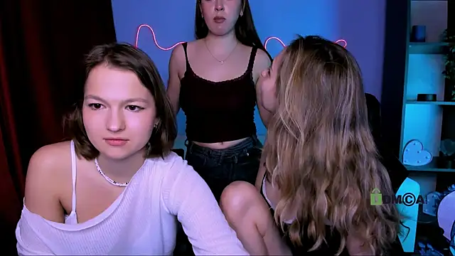 liana best online show from May 31, 7:25 pm