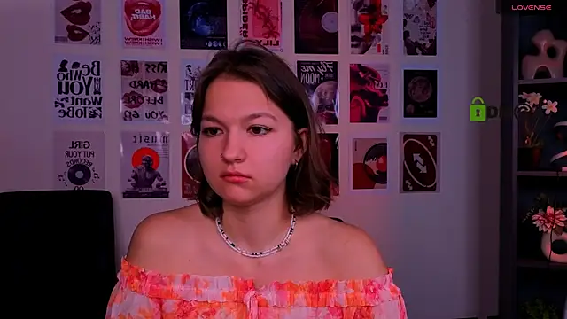 Snapshot of liana_best chatting on July 11, 9:42 am liana best online show from July 11, 9:42 am