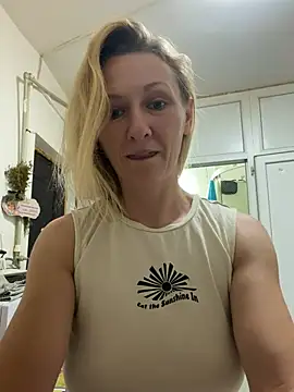 Snapshot of Secret_Ladyx chatting on July 10, 3:28 am Secret Ladyx online show from July 10, 3:28 am