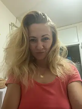 Snapshot of Secret_Ladyx chatting on July 20, 4:42 am Secret Ladyx online show from July 20, 4:42 am