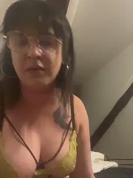 Xlilli69X online show from June 3, 8:24 pm