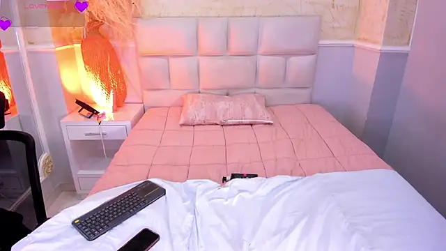 CristineRain online show from April 19, 5:19 am