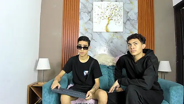 SKYN MAN online show from April 13, 7:34 am