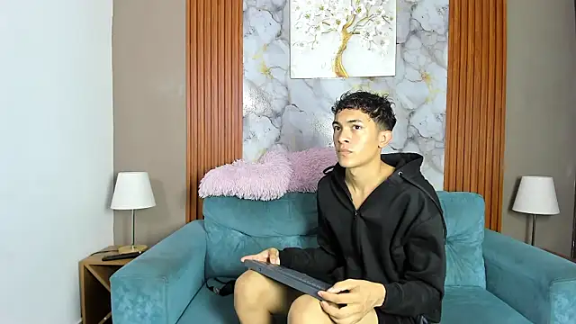 SKYN MAN online show from April 11, 1:24 am