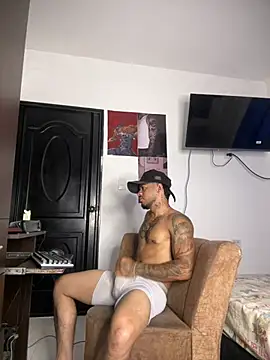 Snapshot of Kenny_romano chatting on May 20, 2:47 pm Kenny romano online show from May 20, 2:47 pm