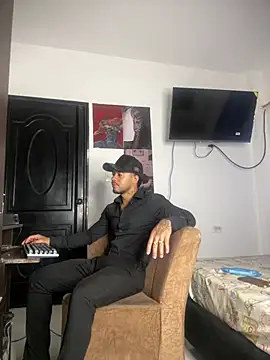 Snapshot of Kenny_romano chatting on May 23, 3:22 pm Kenny romano online show from May 23, 3:22 pm