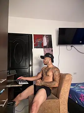 Snapshot of Kenny_romano chatting on May 4, 11:13 am Kenny romano online show from May 4, 11:13 am